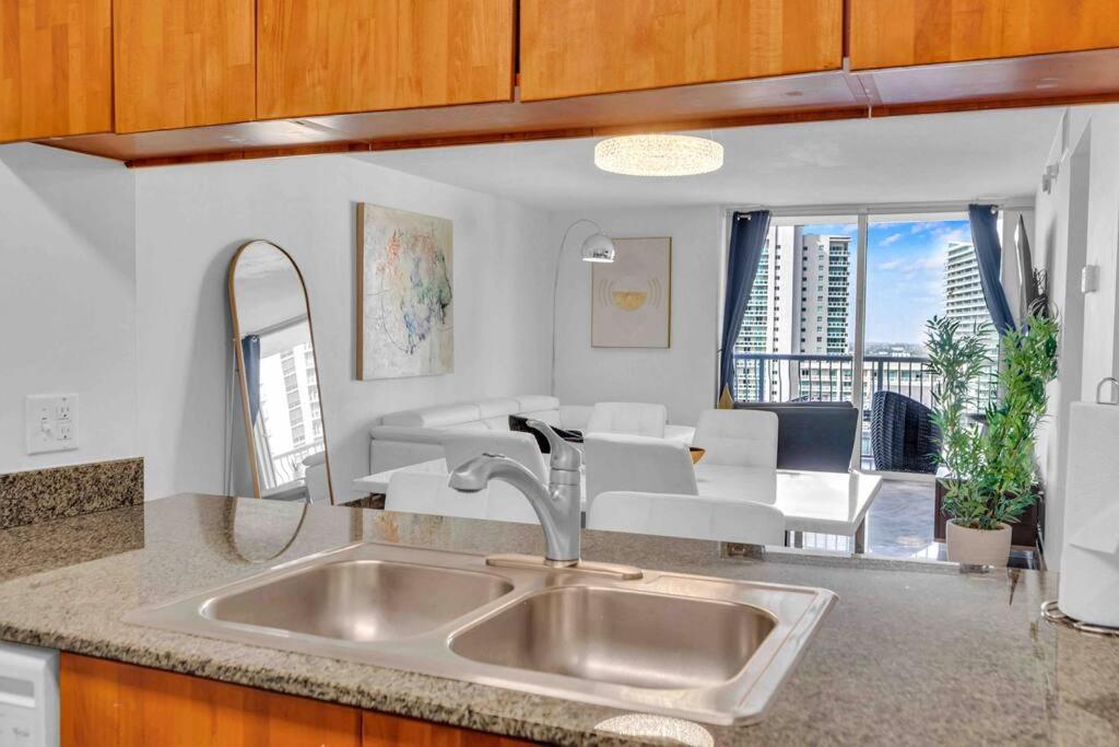 Iconic High Floor 3 Bedrooms In The Heart Of ميامي المظهر الخارجي الصورة